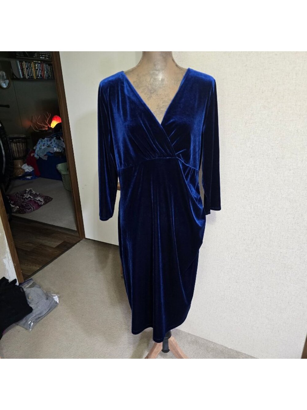 Ellen Tracy XL Velvet Dress Deep Blue 3/4 Sleeves Cocktail Knee Length Stretchy